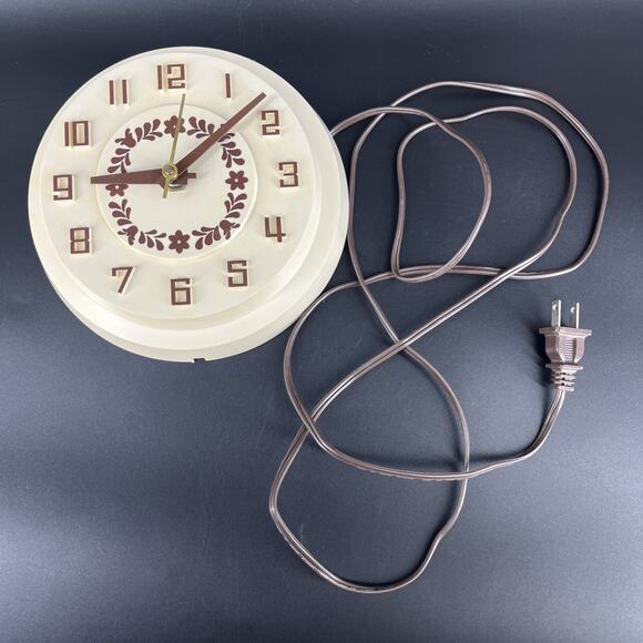 Vintage 7.5” Cream Brown Floral MCM Electric Wall Kitchen Clock Hostess Runs - Picture 1 of 13